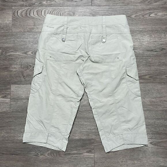 Columbia Titanium Cargo Capri Womens Size 8  Beige Pockets Hiking Fishing Outdoo - Picture 8 of 9